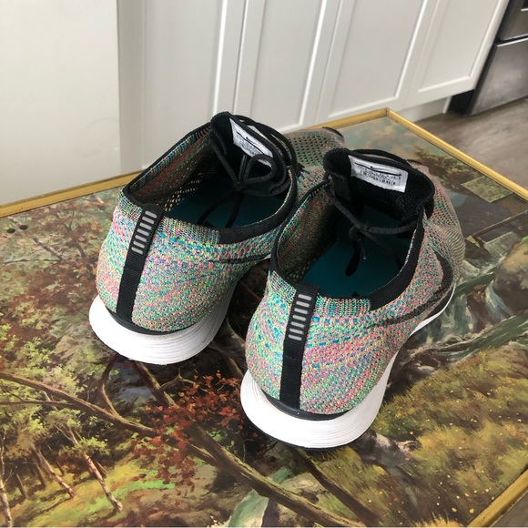 Nike flyknit racer running shoes - Picture 6 of 8